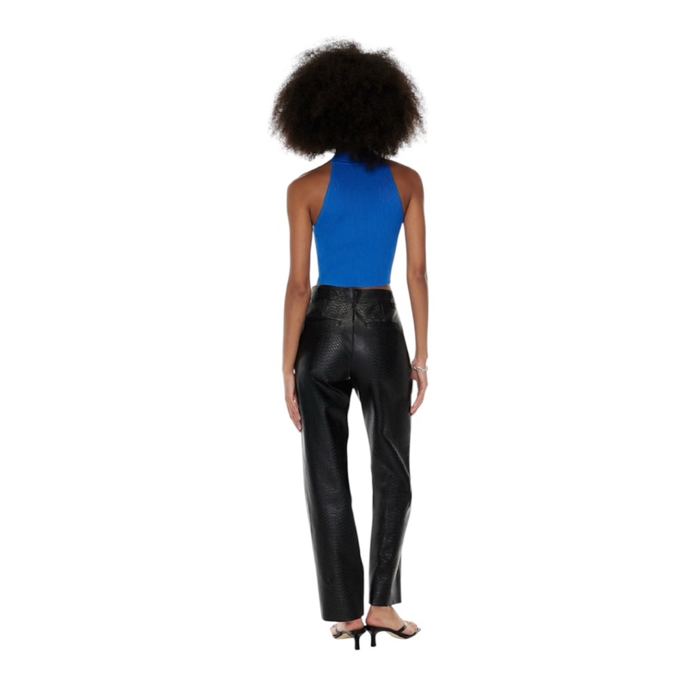 Aritzia
Babaton
Sculpt Knit Mockneck Halter Top - Picture 4 of 9